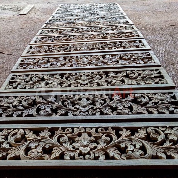 Loster ukir angin-angin ventilasi rumah joglo jawa