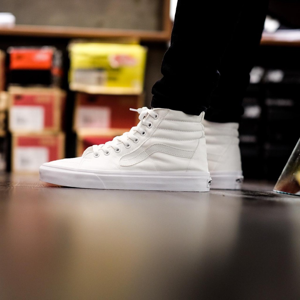 Vans Sk8 High Classic Triple White Original Sepatu Casual Sneakers Pria