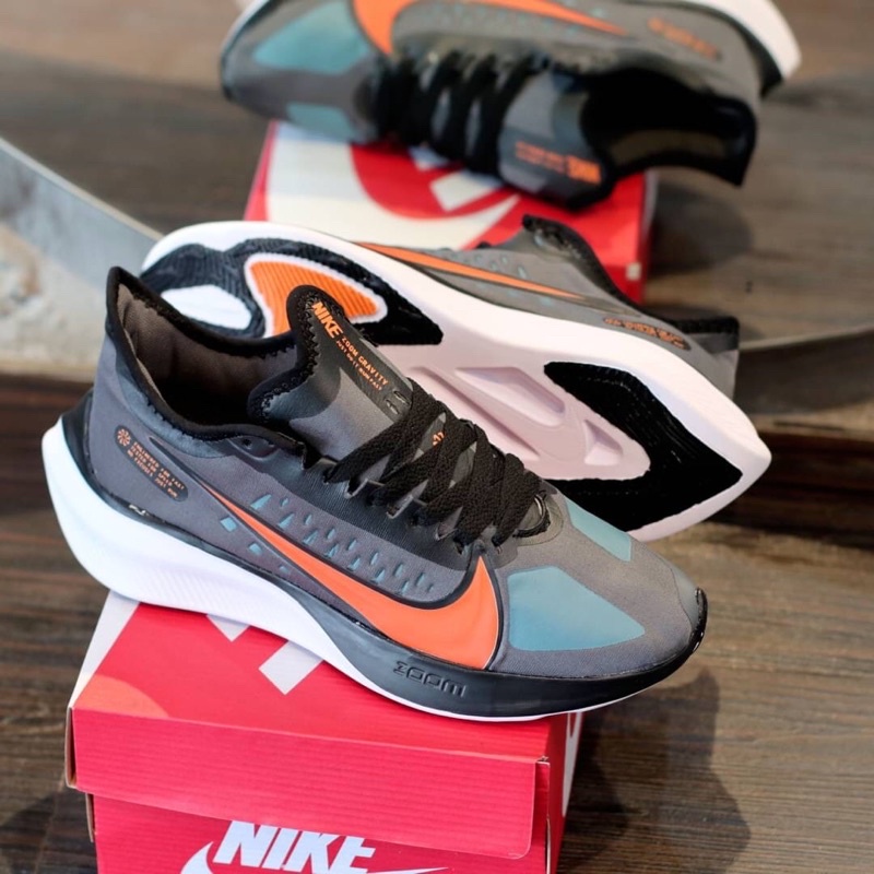 nike zoom gravity original