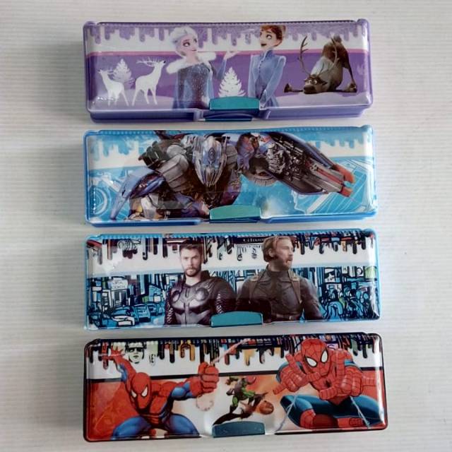 

Tempat Pensil Magnet Karakter