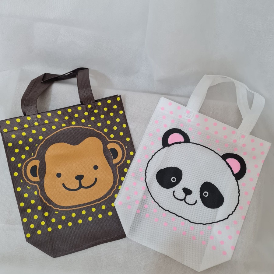 

Tenteng Animal / Tas Souvenir / Tas Kain / Spundbond / GoodieBag / Perlengkapan Pesta