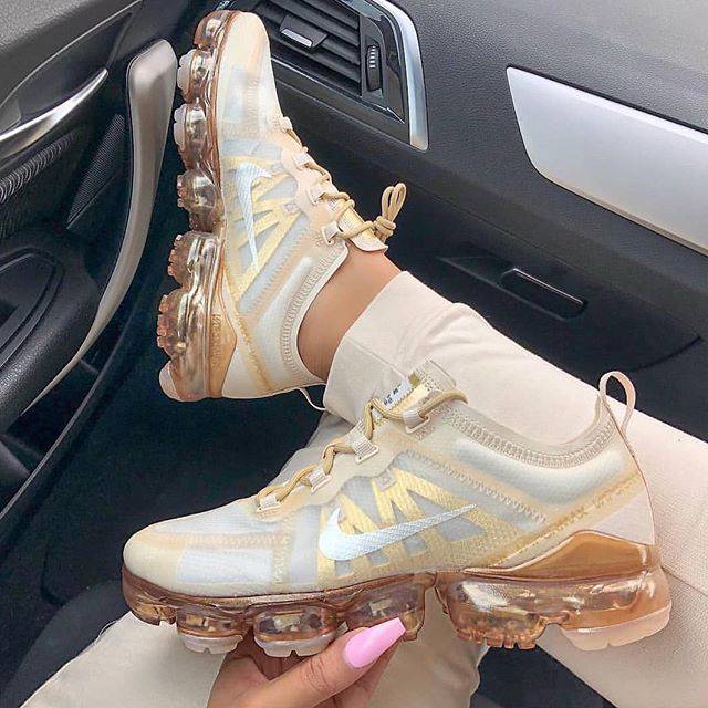 nike vapormax rose gold