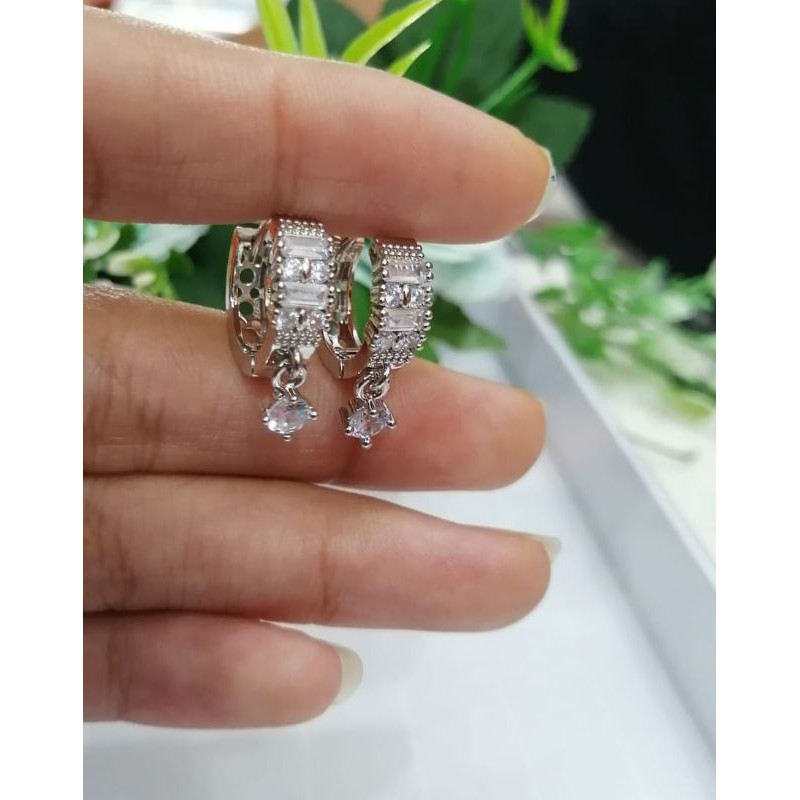 ANTING WANITA TITANIUM WARNA SILVER BANYAK PILIHAN MODEL DAN BENTUK