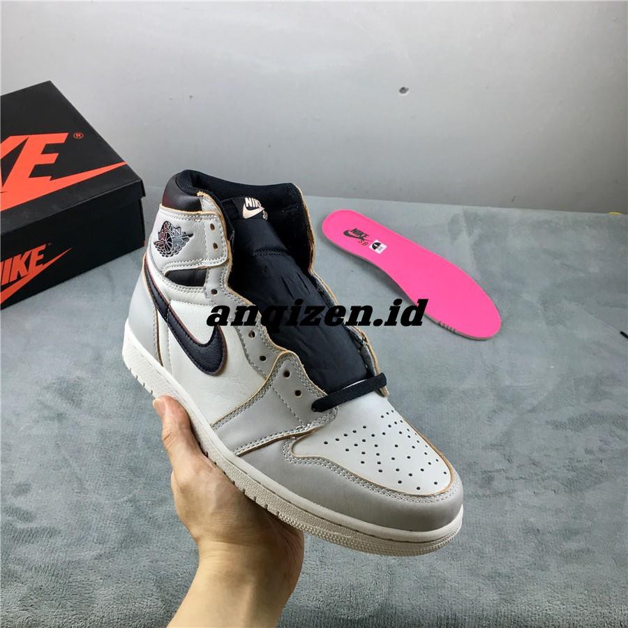 nike sb x air jordan 1 retro high og light bone