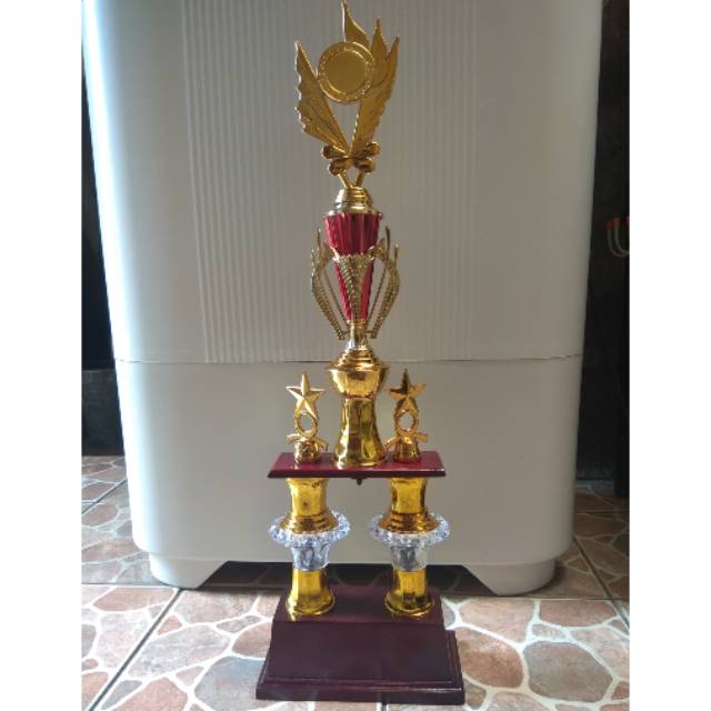 Trophy Juara Umum Kaki 2