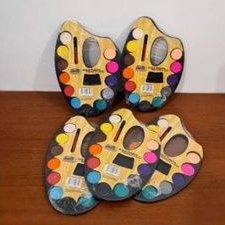 

Papan cat air