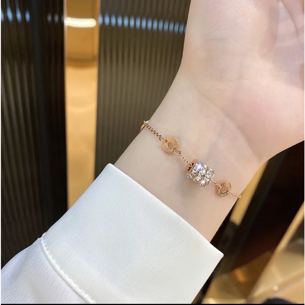 Gelang Rantai Model Tabung Tiga Baris Zirkon Artifisial Angka Romawi Warna Rose Gold dan Gold