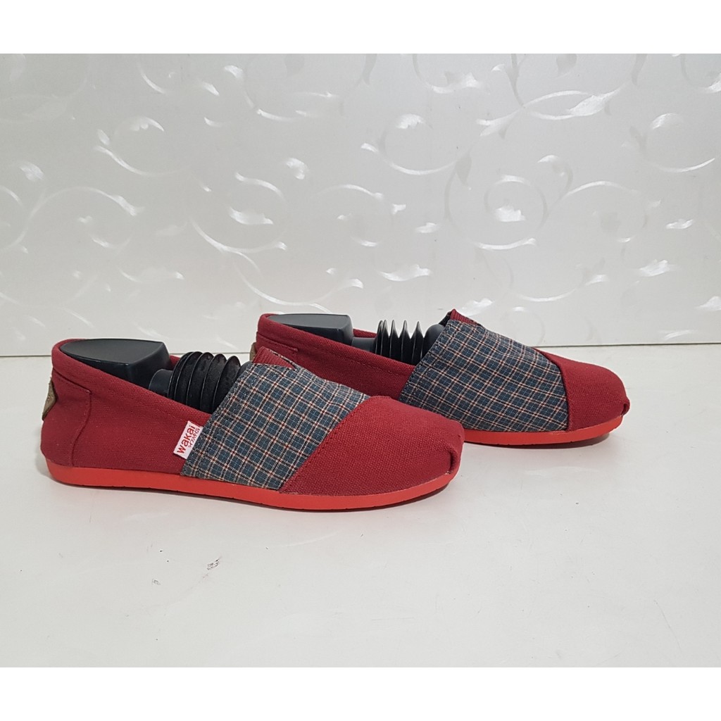 Sepatu Wakai - Size 36 sd 37 - Original 100 % Scd