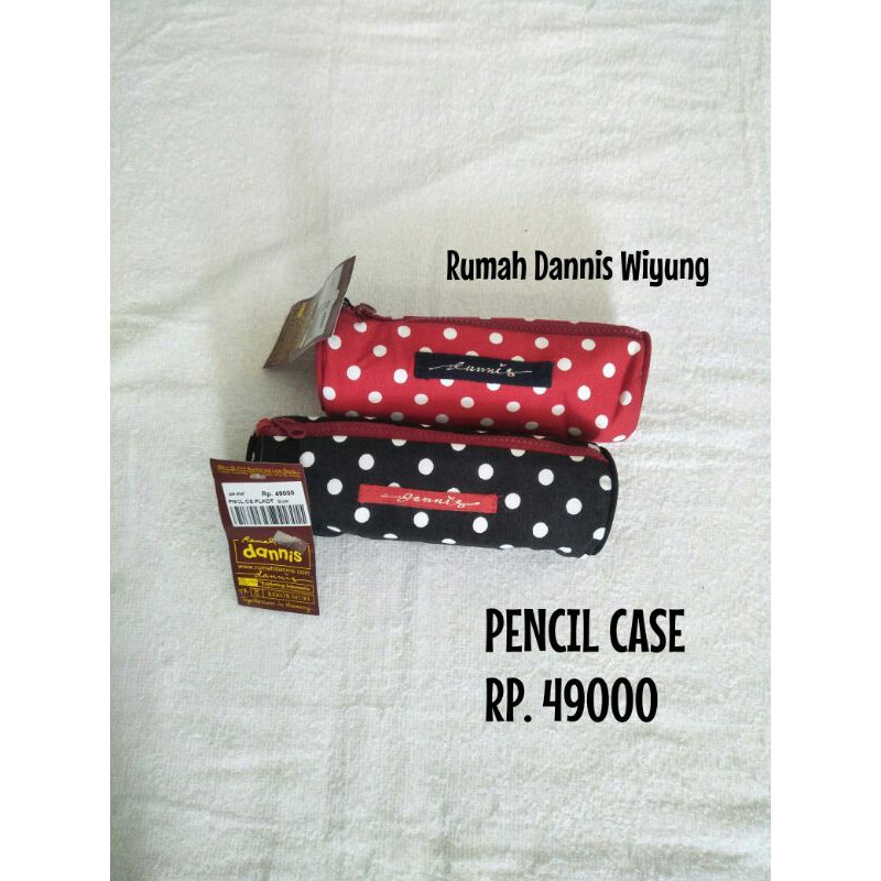 

Tempat pensil polkadot dannis