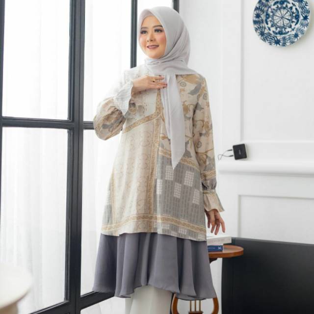 Asha Tunic Wearing Klamby size M Asha tunik