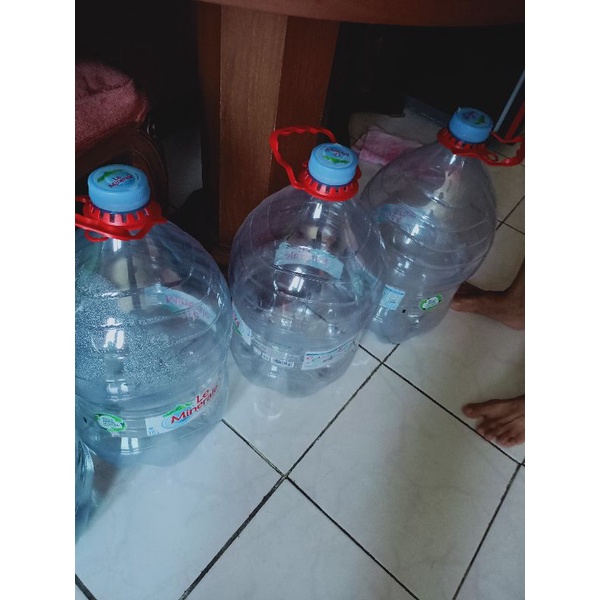 galon le mineral /galon bekas/galon kosong