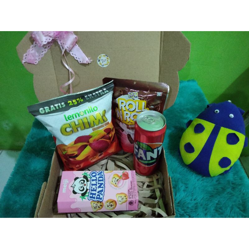 

Hampers Snack box