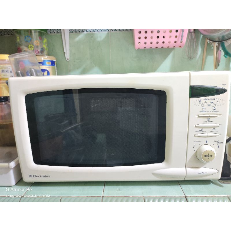 Electrolux Microwave autocook penghangat makanan oven