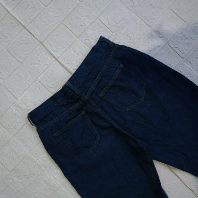 Celana jeans branded ( earth: sz 30) wrn navy - Celana Second pria