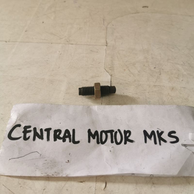 baut + mur setelan klep isuzu panther old