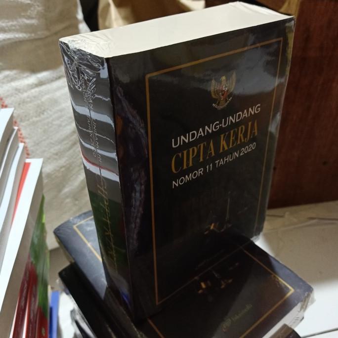 

UNDANG-UNDANG CIPTA KERJA TERJAMIN