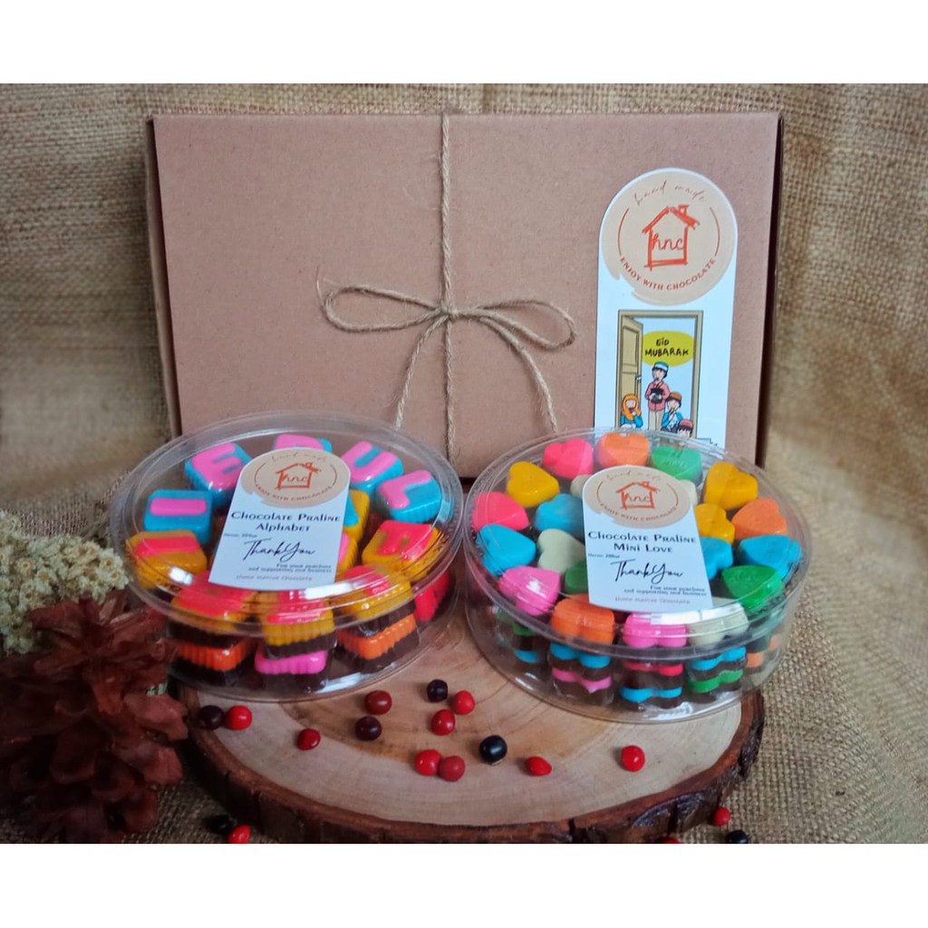 

Paket TK-3 Cokelat Praline Mini Love & Alphabet / Custom Chocolate