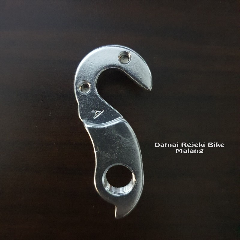 Rear End Polygon Premier, Heist, Broadway, Path, Cozmic, Xtrada - RD hanger