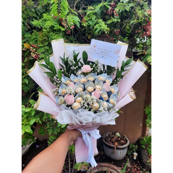 

buket coklat dan uang surabaya - ove florist
