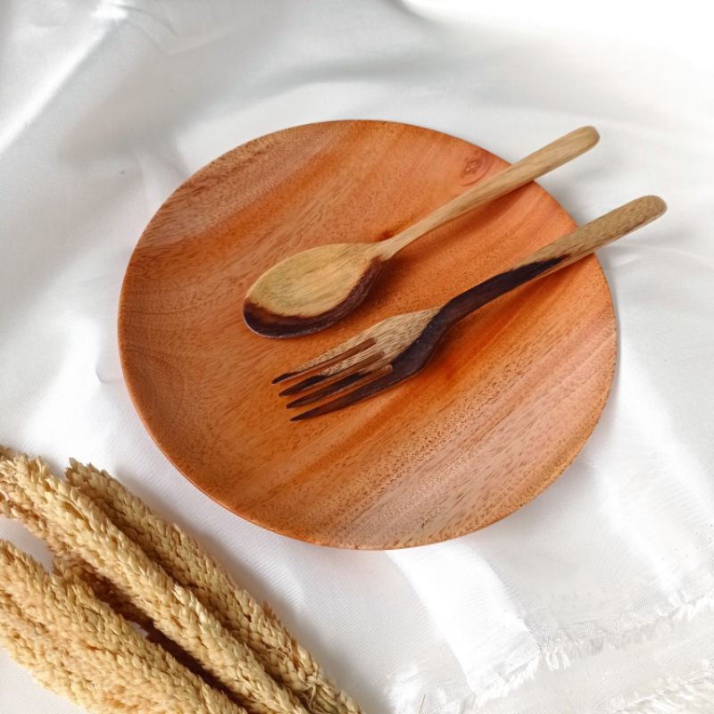 Promo 1 Set Piring dan Sendok Garpu Kayu, Set Alat Makan, Set Properti foto