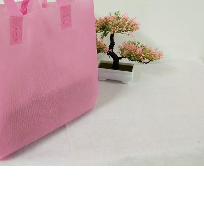 

TAS BOX KUE SPUNBOND / GOODIE BAG / BOX KUE HS 25 PRESS Perlusin