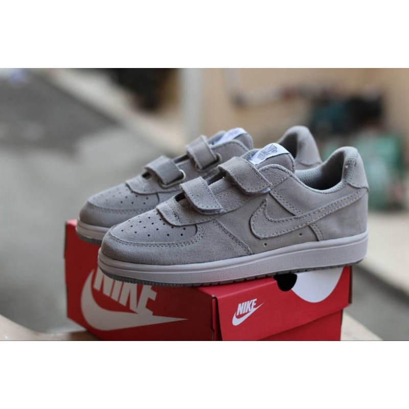 Sepatu Anak Nike Air Force 1 Suede