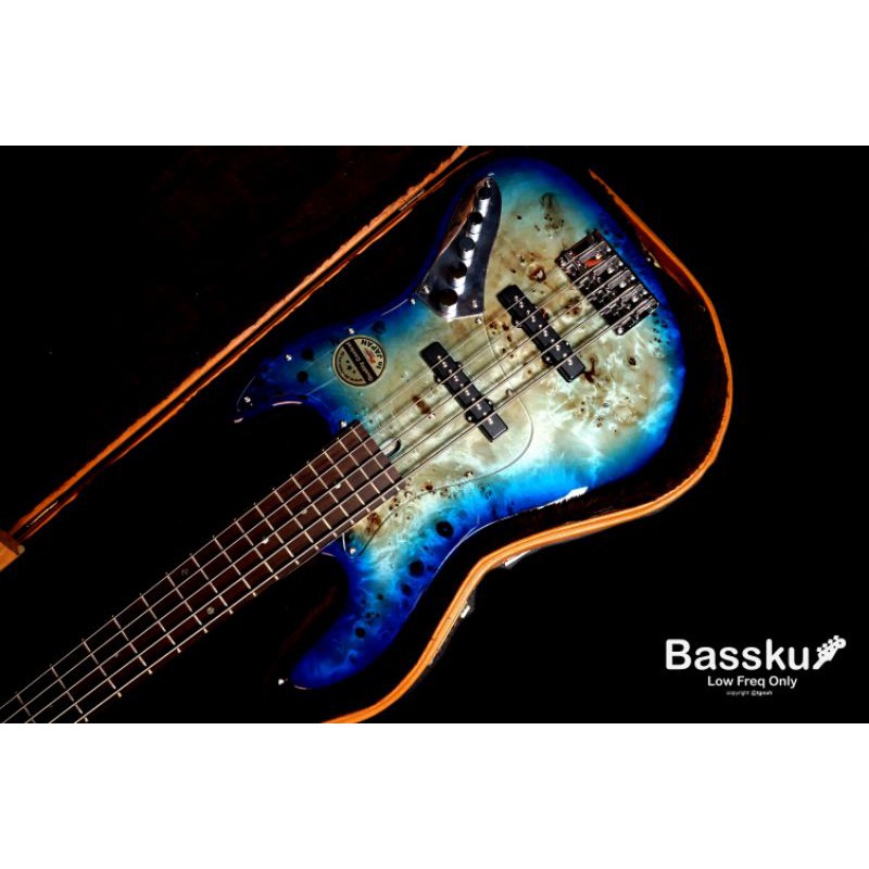 Bass Bacchus Universe WJB5 BP/Act 5 Strings