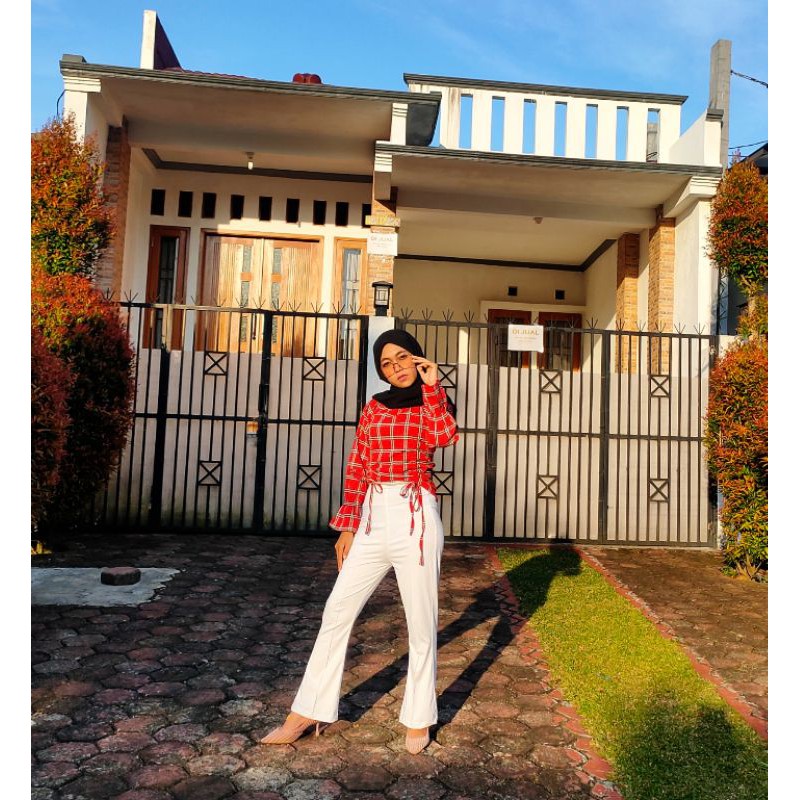 blouse+celana putih/one set/ootd kece hijab/non hijab hits 2021