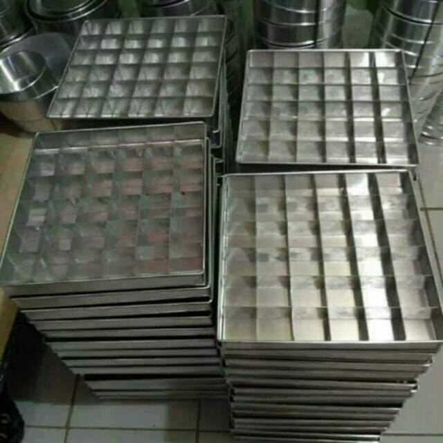 Loyang brownies sekat 20x20 cm 25 lubang