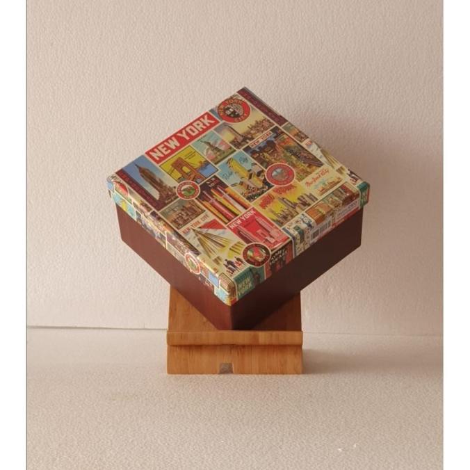 

[COD] Kotak Kado / Kotak Hadiah / Gift Box Jumbo Type A Vintage NEW YORK [COD]