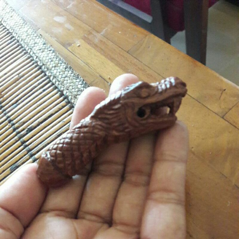 deder keris hulu kayu stigi ukir