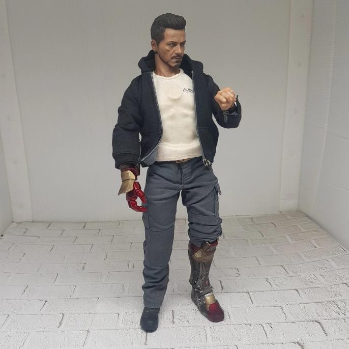 Kitbash Hot Toys Tony Stark Iron Man Jerinotoko