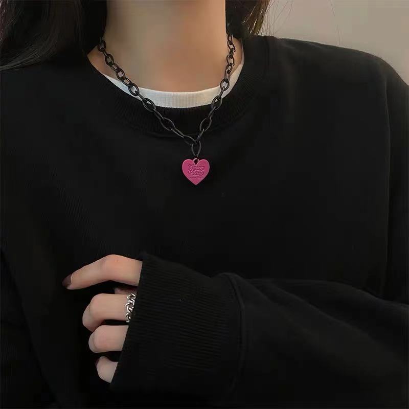 Cinta kalung wanita online populer merah in hip hop keren rasa desain kalung 2021new sweater rantai