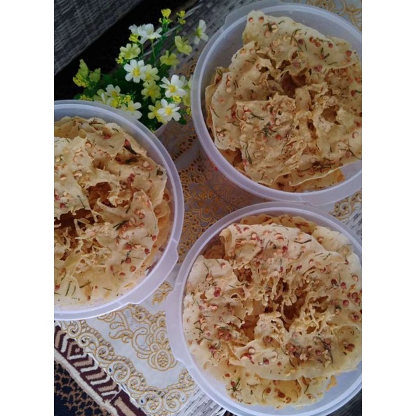 

peyek kacang tanah daun jeruk /10 pcs