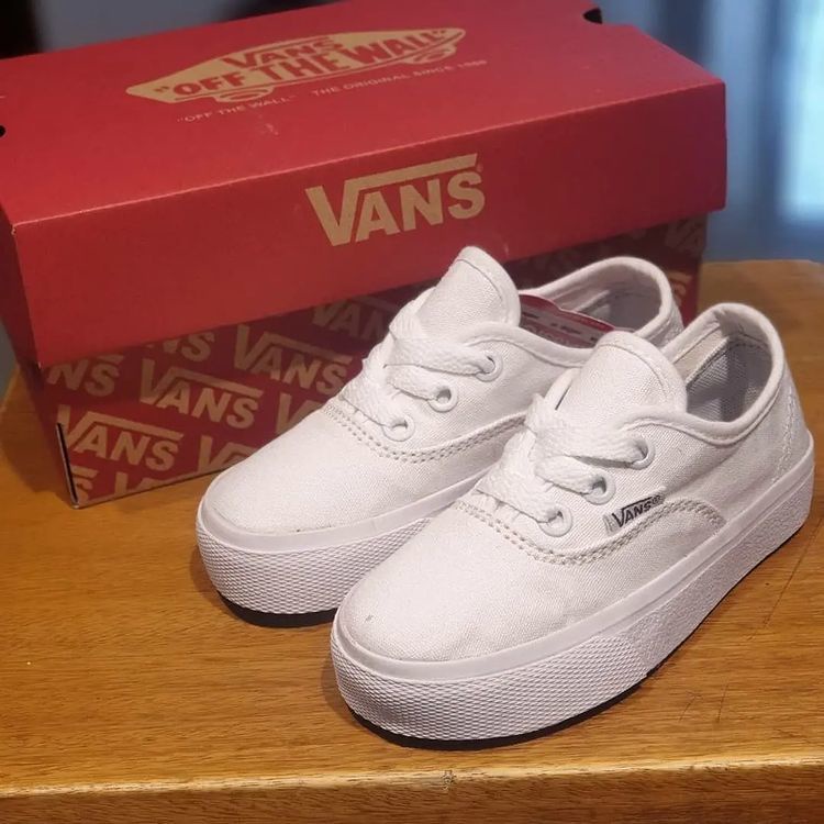 Sepatu VANS AUTHENTIC Anak Pria Wanita Putih Polos  Size 21-35 (+box)
