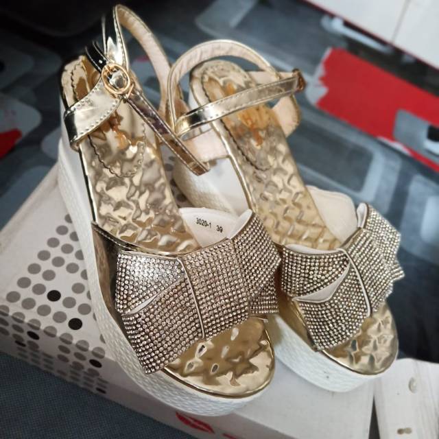 Sepatu Wedges Wanita Import Sofiya