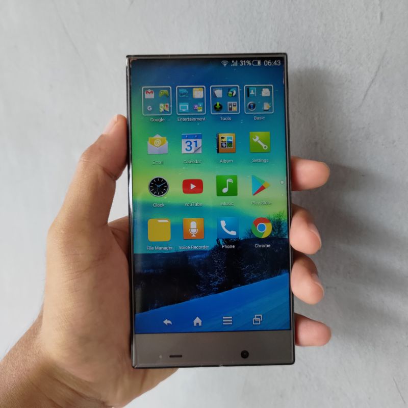 Sharp Aquos 402SH HP Android Snapdragon Murah