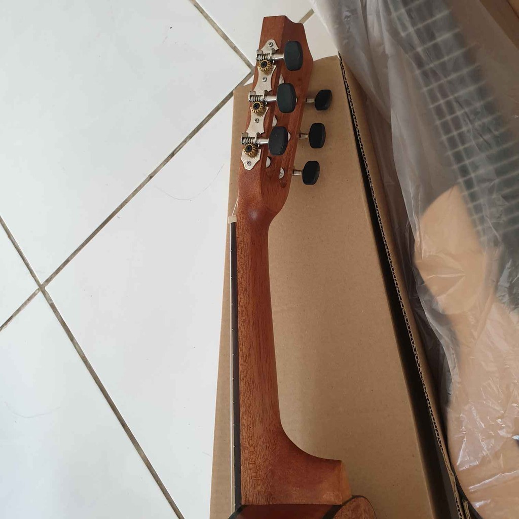 READY Gitarlele Grande Guitalele Original Natural dan Coklat Guitarlele Guitar Gitar Kecil Sedang