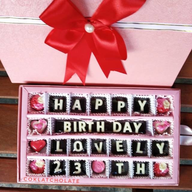 

COKLAT CHOLATE KADO ULANG TAHUN PACAR TUNANGAN