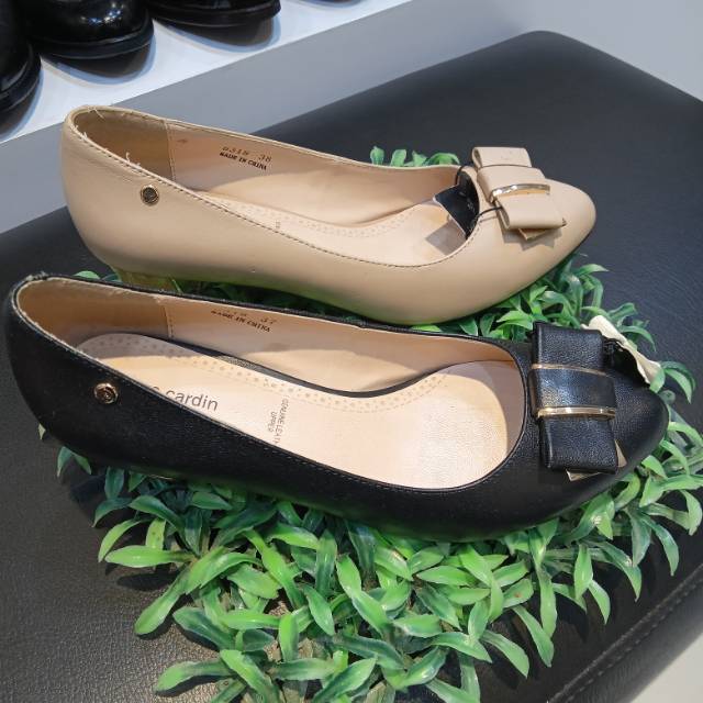 Sepatu Pierre Cardin