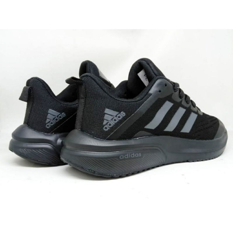 Adidas running madein Vietnam