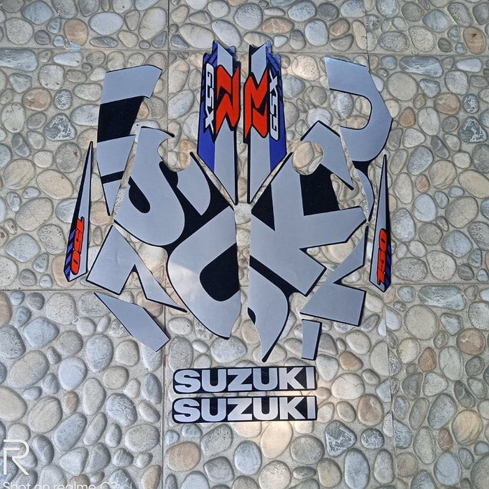 Stiker striping motor suzuki GSX 150R 2016 hitam