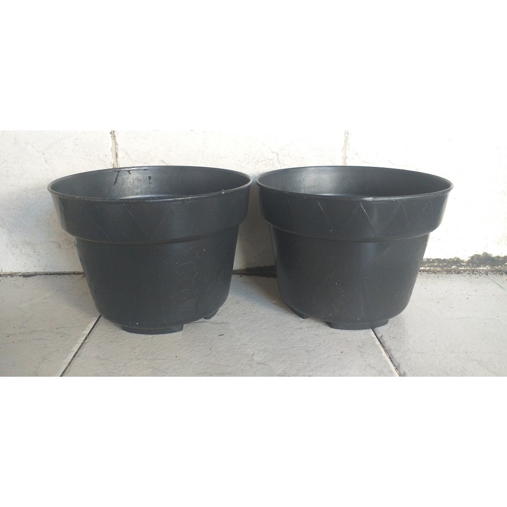 pot bunga 20 hitam plastik, isi 50 pcs, ukuran 20