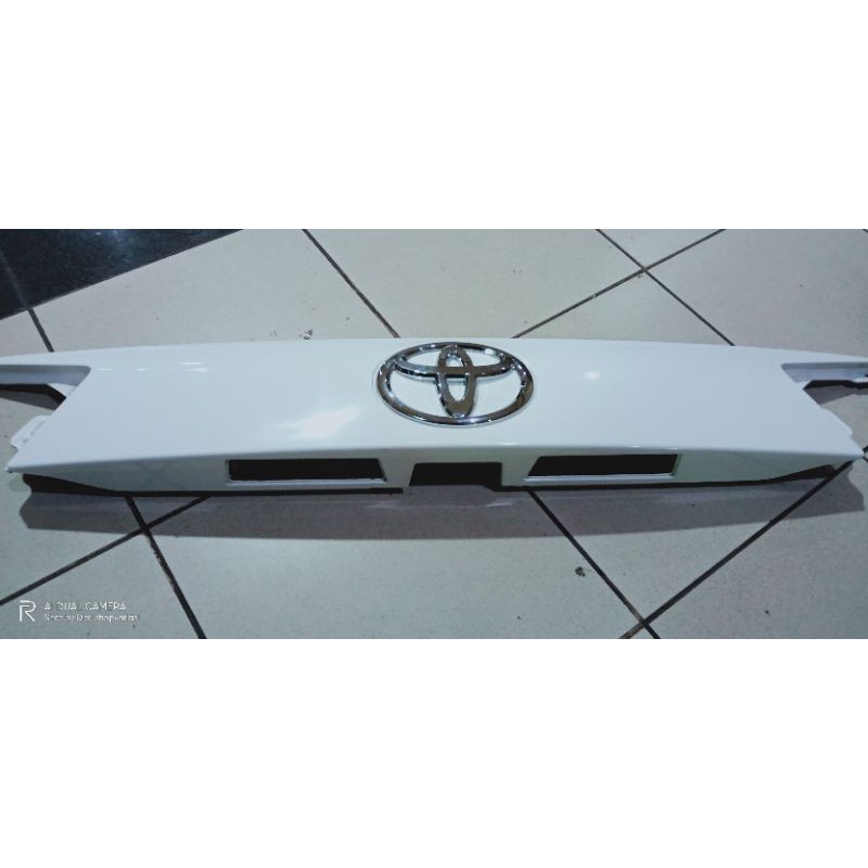 trunklid innova reborn original