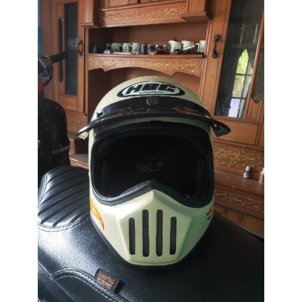 HELM CAKIL HBC