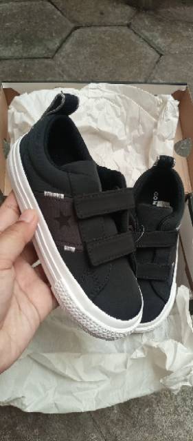 Harga Sepatu anak Converse one star 2v ox black original bnib
