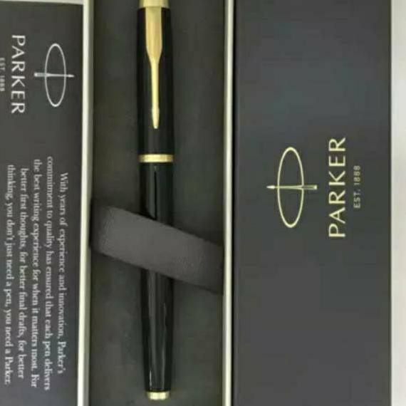 

SALE!! KODE-491 Pulpen Parker Original LQ Black GT Gratis Grafir Ukir Logo atau Nama Bukan Montblanc