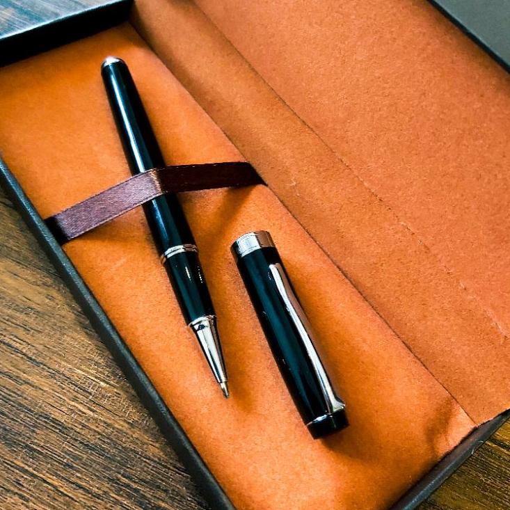 

[KODE YQ6ZT] Pen Roller Metal Ekslusif ROL F1, Elegan Bisa Grafir Logo, Ukir nama