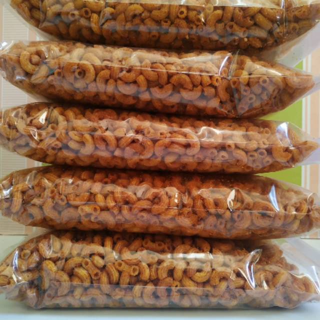 

Makaroni bantat 1kg/ makroni banta rass guri pedas/ cemilan enak