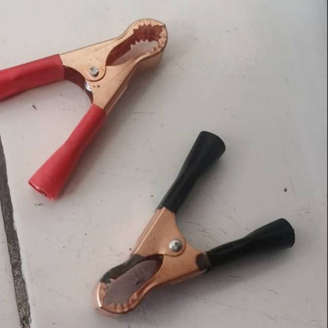 Penjepit Accu Tembaga Jepit Aki Mobil Capit Buaya 1 Set Panjang 7 cm